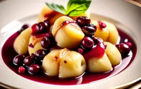 Leckeres Rezept für Gnocchi mit fruchtigem Johannisbeer-Apfelmark