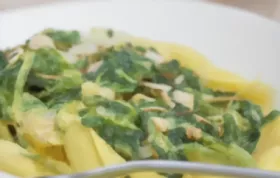 Leckeres Rezept für Penne in einer cremigen Safran-Spinat-Sauce