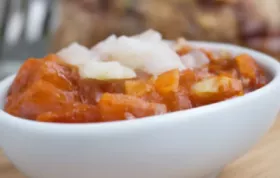 Leckeres Rezept für selbstgemachte Zwiebel-Ketchup-Sauce