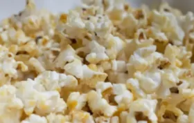 Leckeres selbstgemachtes Popcorn mit einer süßen Note