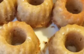 Mandel-Honig Mini-Gugelhupf - Kleine saftige Gugelhupf-Kuchen mit Mandeln und Honig