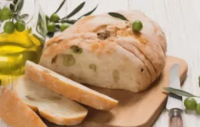 Mediterranes Olivenbrot