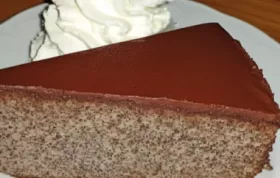 Mohntorte mit Milchschokoladenglasur - ein köstliches Rezept