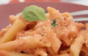 Penne in Wodka-Tomatensauce - Ein cremig-würziges Pastagericht