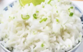 Reis mit Limettenschale - ein erfrischendes und aromatisches Gericht