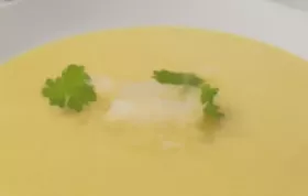 Rezept für eine leckere Ananas-Curry-Suppe