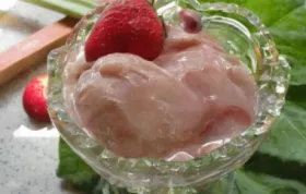 Rhabarber-Erdbeer-Eis