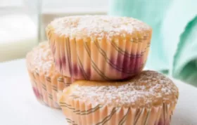 Saftige Erdbeer-Zimt-Muffins mit cremigem Zuckerguss