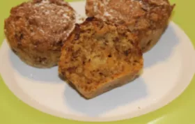 Saftige Karotten-Zucchini Muffins mit leckerem Topping