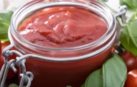 Selbstgemachter Tomatenketchup mit Gelierzucker