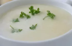 Selleriesuppe mit Salbei