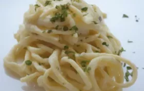 Spaghetti mit Parmesan-Sahnesauce