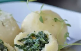 Spinatknödel mit Parmesan und brauner Butter