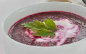 Süß-sauer Rote Beete Suppe