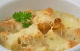 Überbackene Knoblauchsuppe - Ein cremiger Genuss mit knuspriger Käsekruste