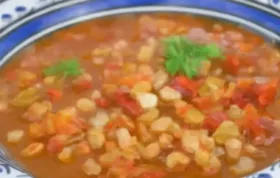 Weiße Bohnensuppe mit frischen Tomaten - Eine köstliche Suppe für kalte Tage