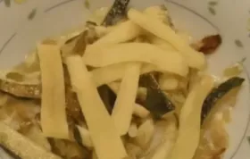 Zucchini-Käse-Salat